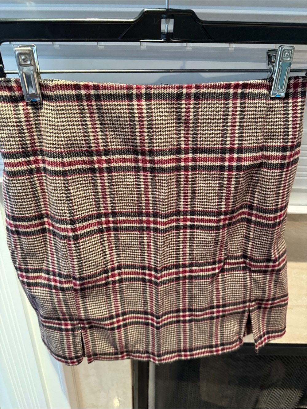 Eyeshadow Plaid Pencil Skirt in Black, Cream & Red